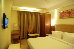 Executive Double Room | Desk, iron/ironing board, free WiFi - Hotel Park N (Penumuluru)