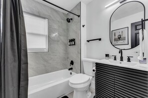Hair dryer, towels, soap, toilet paper - Sleek & Spacious 3BR Near CLE Clinic + Downtown CLE (Cleveland)