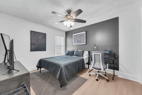 3 bedrooms, iron/ironing board, WiFi, bed sheets