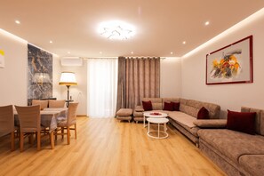 House - Sanpietro Vacation Apartment 054 (Ishëm)