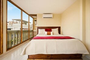 5 bedrooms, iron/ironing board, WiFi, bed sheets - Getsemani Rooftop Pool Paradise - Luxury 5BR (Cartagena de Indias)