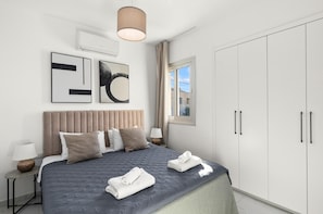 1 bedroom, iron/ironing board, WiFi, bed sheets - STYLE°Limassol 302 One Bedroom by Ezoria Villas (Limassol)