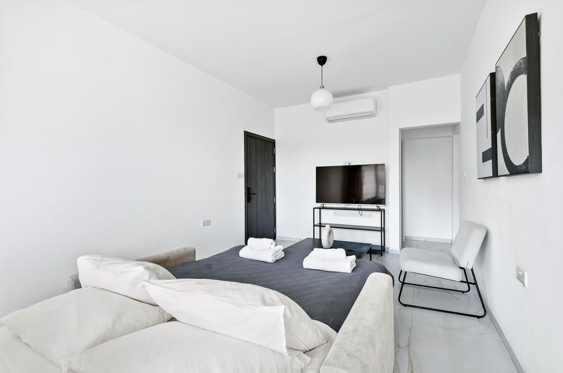 2 chambres, fer et planche à repasser, Wi-Fi, draps fournis