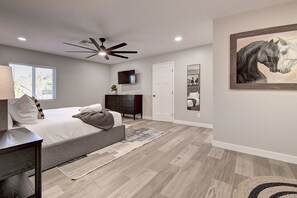 Room - Marvelous 6-bedroom country house in peaceful Citrus Park retreat (Citrus Park)