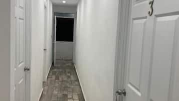Deluxe Double Room, Patio, Courtyard View | Bahagian dalam