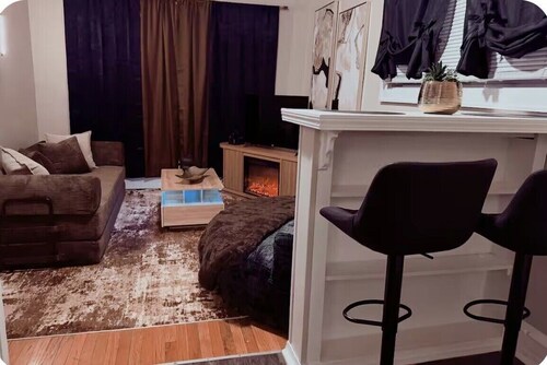 Cozy Modern Apartment w/ Parking – Close to Downtown