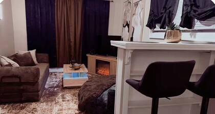Cozy Modern Apartment w/ Parking – Close to Downtown