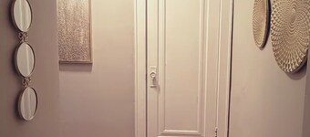 Cozy Modern Apartment w/ Parking – Close to Downtown