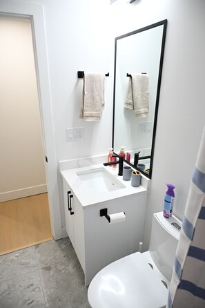 Bathroom - Relax in this calm, spacious, stylish space featuring top-of-the-line appliances (Nisku)