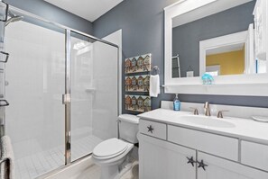 Hair dryer, towels, soap, toilet paper - Cozy Bay-View 2BR/2.5 Bath in Port St. Joe with Pool & Beach (Port St. Joe)