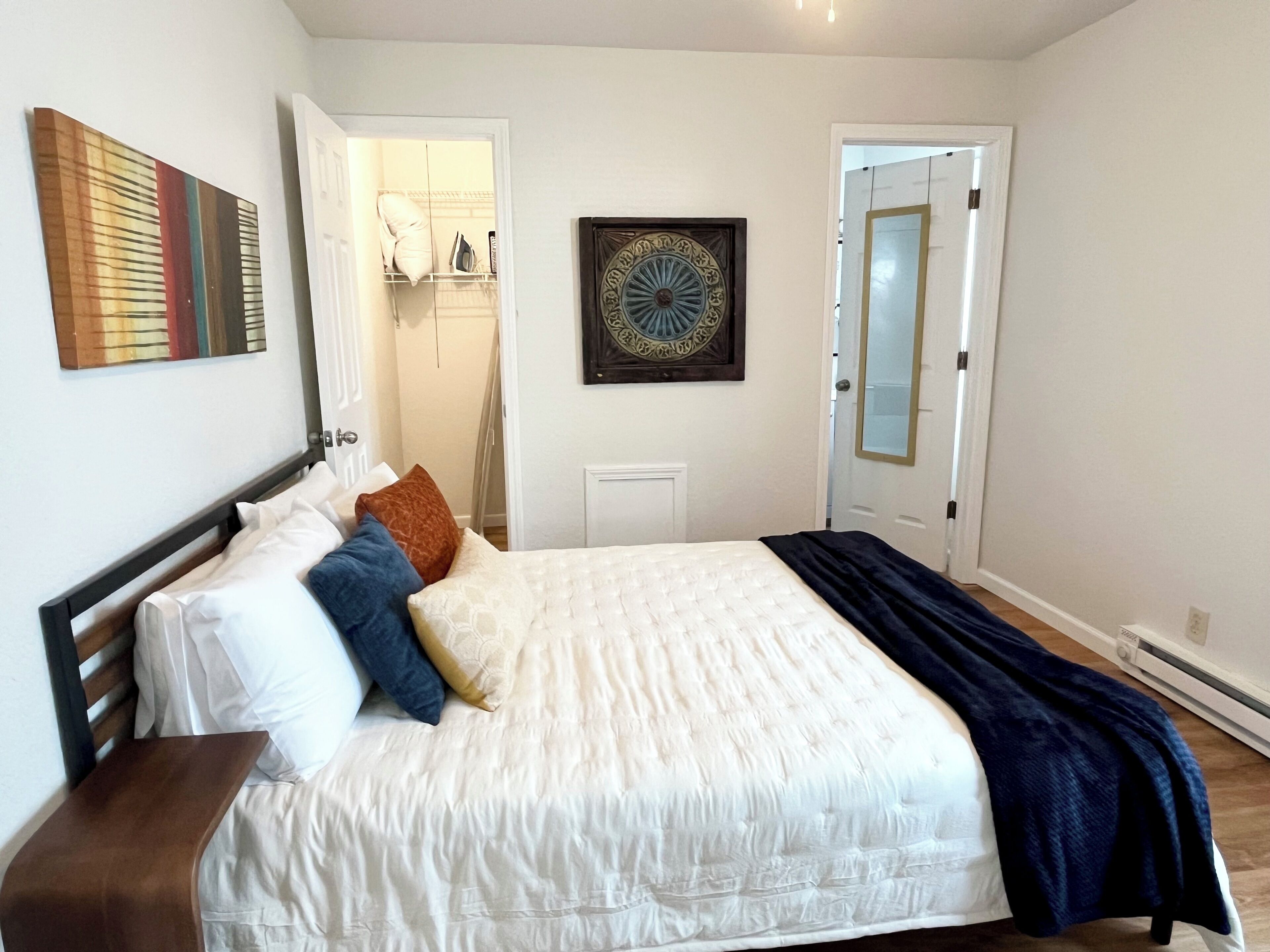 1 bedroom, desk, iron/ironing board, WiFi