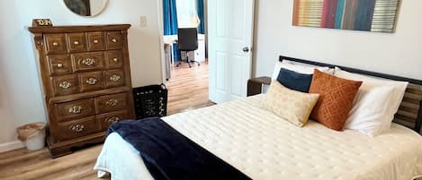 1 bedroom, desk, iron/ironing board, WiFi
