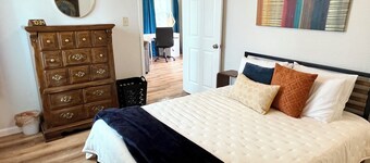 Pet-friendly Ground-lvl Queen Laundry 30+days