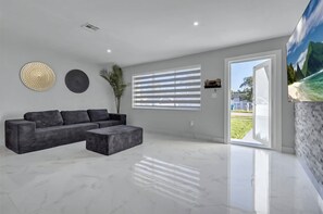 Living area - The Caribbean (Homestead)