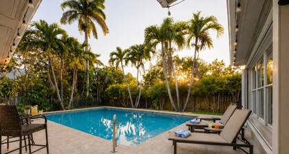 Luxury Pool Oasis • 5 Min to Beach • Modern Retreat