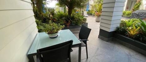 Deluxe Apartment, Patio, Ocean View | Outdoor dining