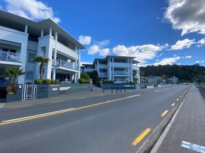Deluxe appartement, terras, uitzicht op zee | Exterieur