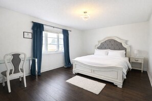 Room - Spacious 4BR Home | 3.5 Baths | Perfect for Families | Parking (Richmond Hill)