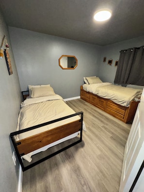 2 bedrooms, iron/ironing board, WiFi, bed sheets