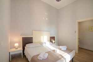 Free WiFi, bed sheets - Archi Home Lecce In Town Centre, Lecce, Italy (Lecce)