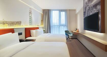 Beijing Mooncome Hotel