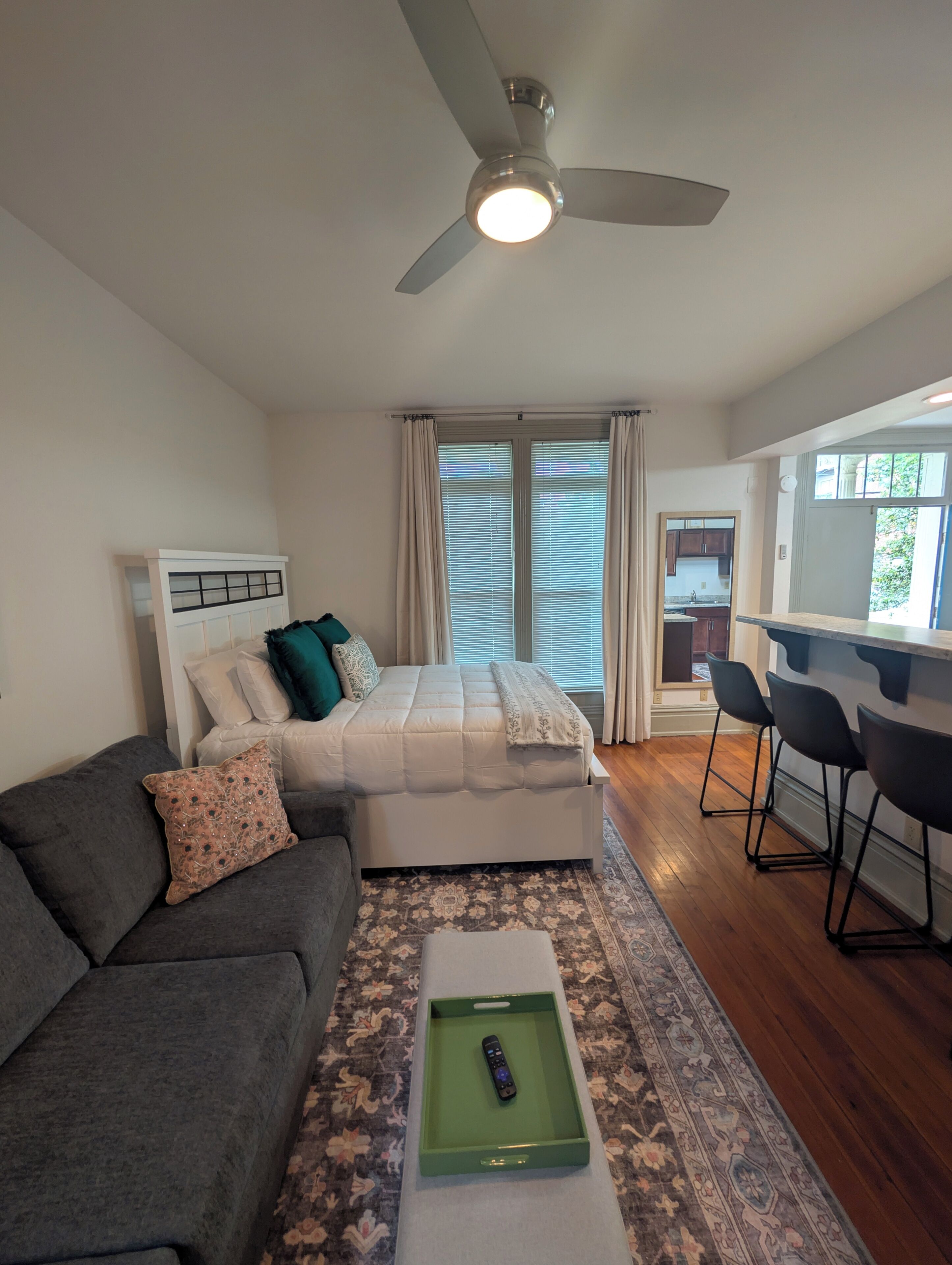 Iron/ironing board, WiFi, bed sheets