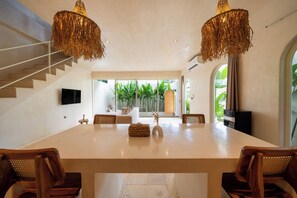 Villa, balcón, vista al jardín | Restaurantes