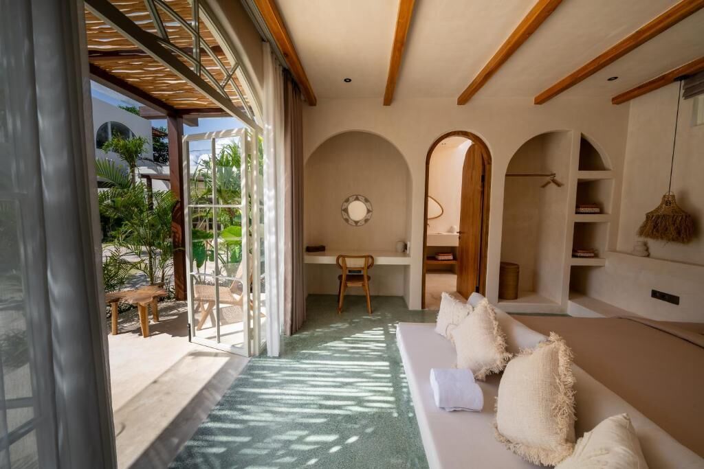 Habitación doble estándar, balcón, vista a la alberca