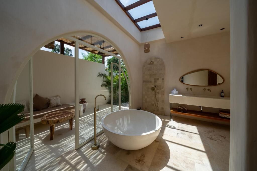 Double Room, 1 King Bed, Patio, Pool View | Bathroom | Free toiletries, hair dryer, towels, soap