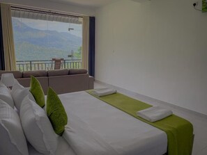 Deluxe Studio, 1 King Bed, Balcony, Mountain View - MAYURA Ella 360 (Ella)