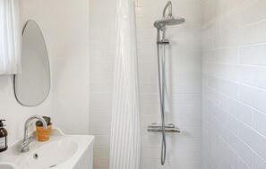 Shower - Gorgeous home in Stubbekøbing with WiFi (Stubbekøbing)