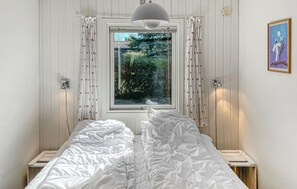 4 bedrooms, free WiFi - Gorgeous home in Stubbekøbing with WiFi (Stubbekøbing)