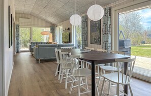 Dining - Nice home in Oksbøl with WiFi (Oksbøl)