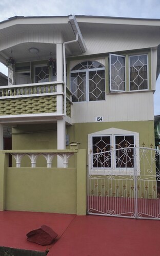 Cozy 1-bedroom apartment in tranquil Georgetown with AC