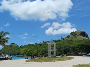 Beach - The Happy Hook (Gros Islet)