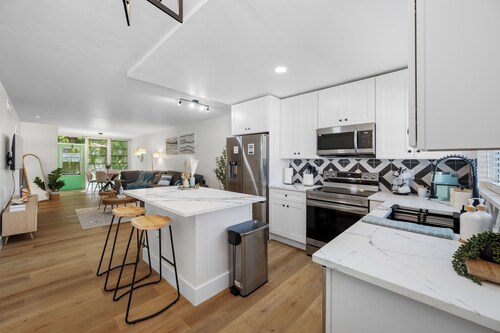 Clearwater Beach Vibes Condo 2 Beds w/ Pool - The Savoia