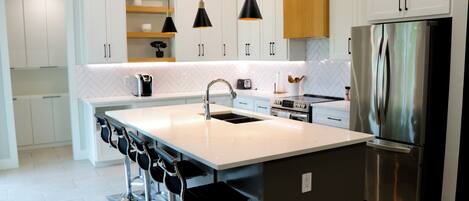 Fridge, microwave, oven, dishwasher