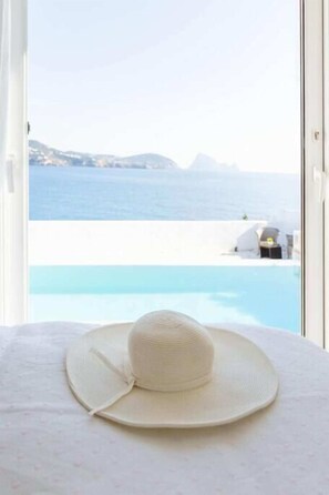Indoor pool - Casa del Mar -beautiful house vilt pool ans spectacular sea views to Es Vedra (Balearic Islands)