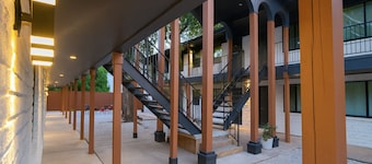 Gated 2BR Retreat • Cherry Street + Downtown Tulsa • Pet Friendly
