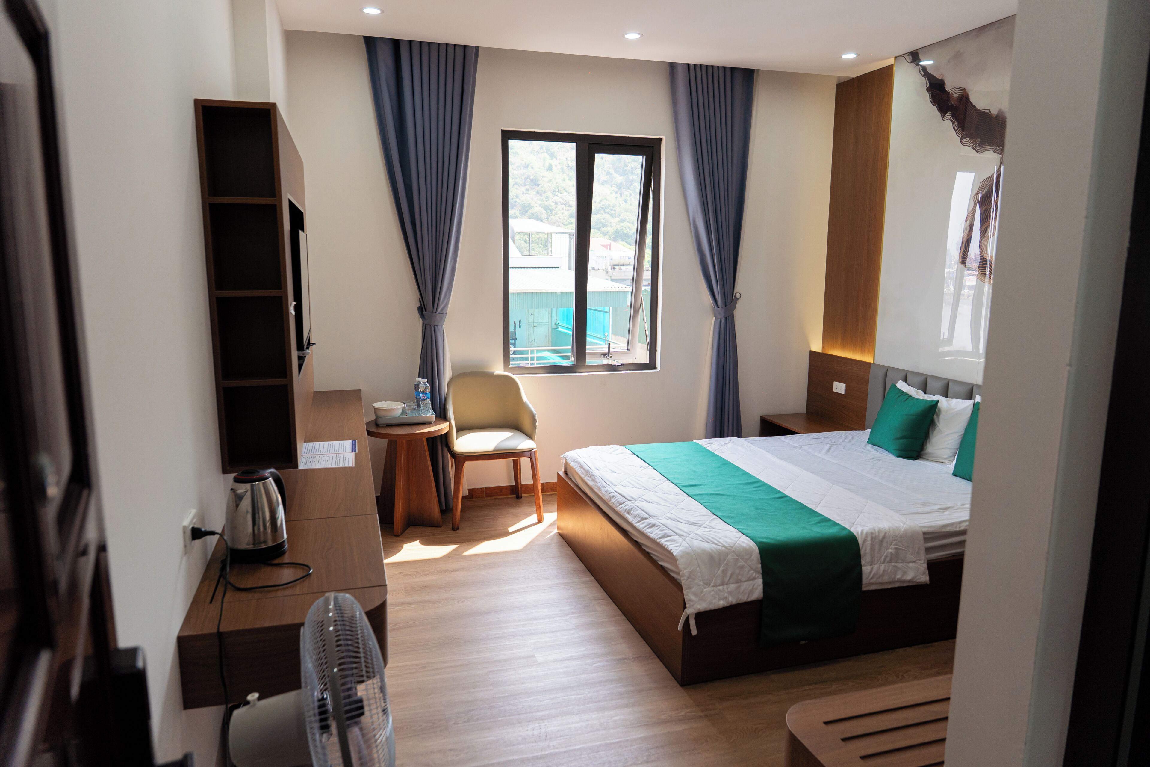 ห้องลักซ์ชัวรี่ดับเบิล, วิวเมือง | เครื่องนอนระดับพรีเมียม, เตียงเมมโมรีโฟม, ห้องพักตกแต่งอย่างมีเอกลักษณ์