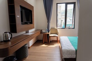 Luxury-Doppelzimmer, Stadtblick | Hochwertige Bettwaren, Betten mit Memory-Foam-Matratzen
