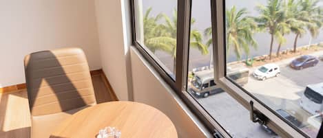 Luxury Double Room, City View | Interior