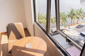 Luxury Double Room, City View | Interior - 12 Ao Ca Hotel (Ha Long)
