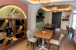 Dining - 12 Ao Ca Hotel (Bãi Cháy)