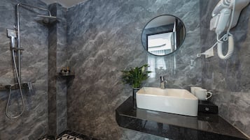 Junior Double Room, City View | Bathroom