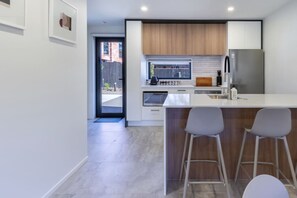 Frigorifero, microonde, forno, lavastoviglie