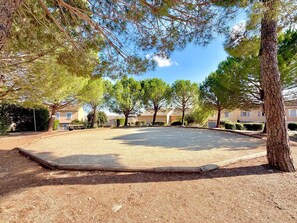 Property grounds - Le Nid du Mas, 2 pers pool in Calvisson (Calvisson)