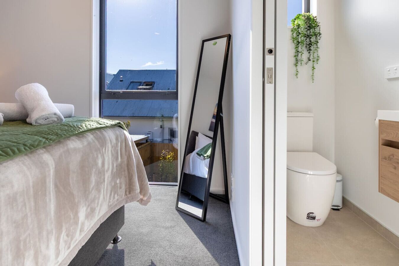 Iron/ironing board, travel cot, WiFi, bed sheets