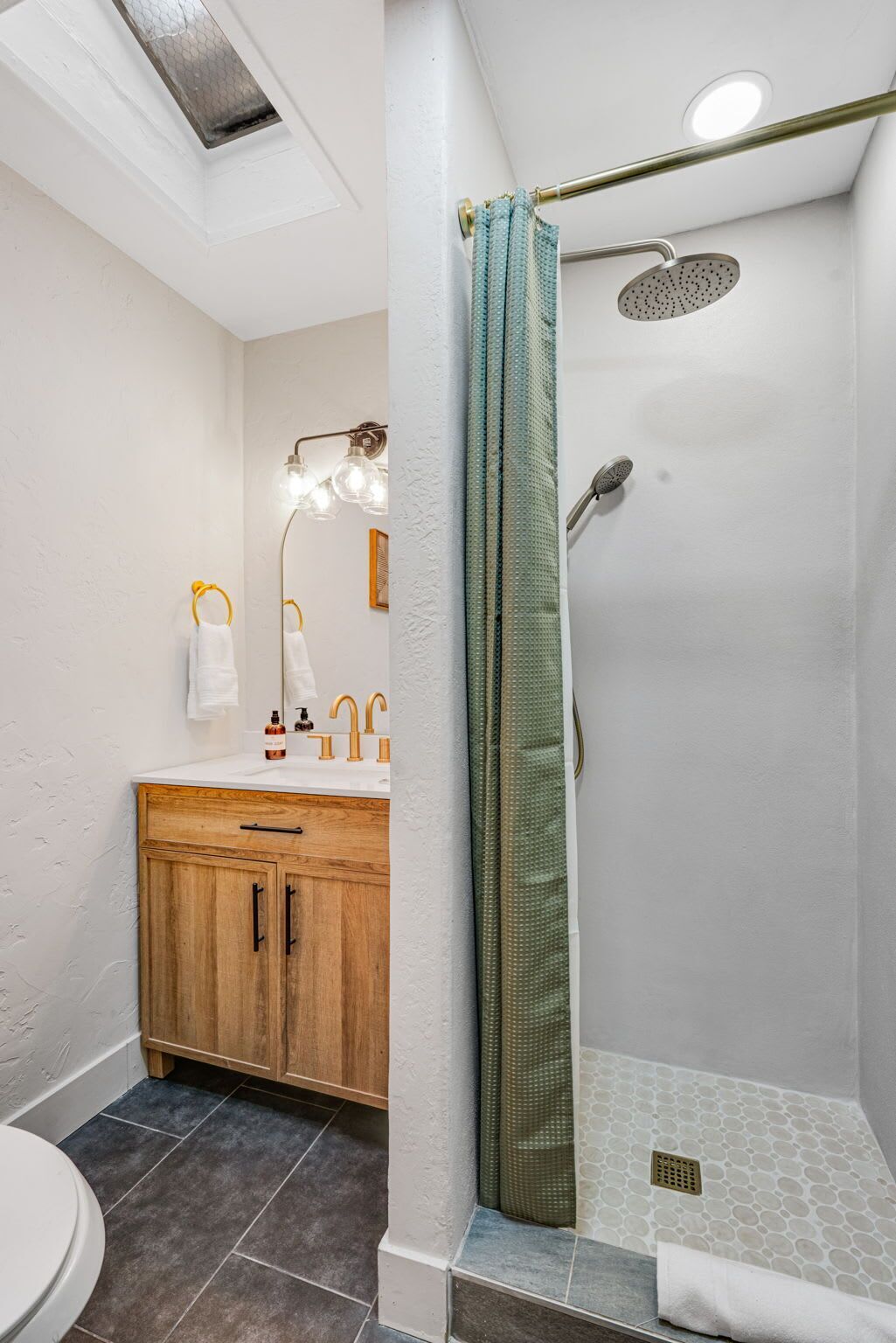 Shower, towels