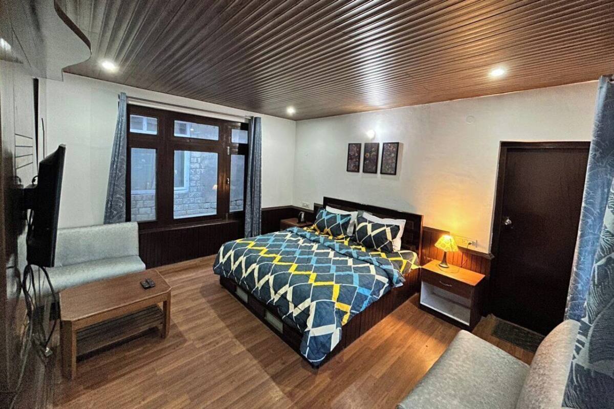 Phòng đôi Deluxe | Chăn bông, nệm cao su hoạt tính (memory foam) 